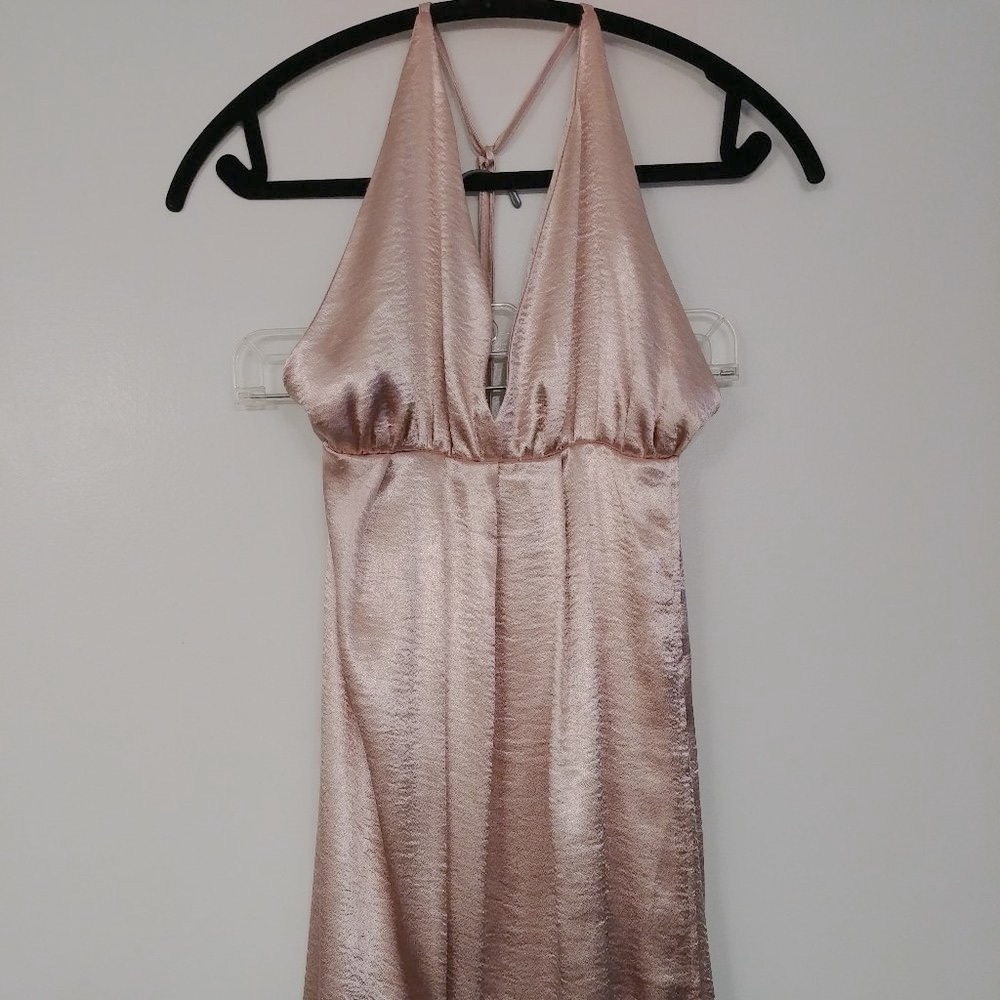 Champagne flowy one slit dress